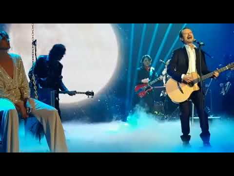 Sanremonews al Dopofestival: l'esibizione di Rocco Papaleo