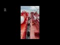 Beelden van de bevoorrading op zee