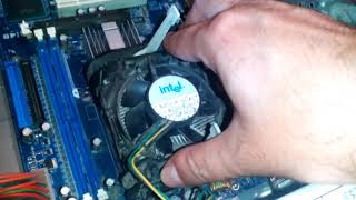Removing a Intel Socket 478 CPU cooler with fan