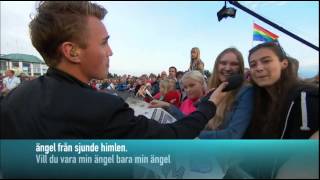 Viktor Olsson sjunger allsången Jag ska fånga en ängel.Allsång på Skansen 2015.