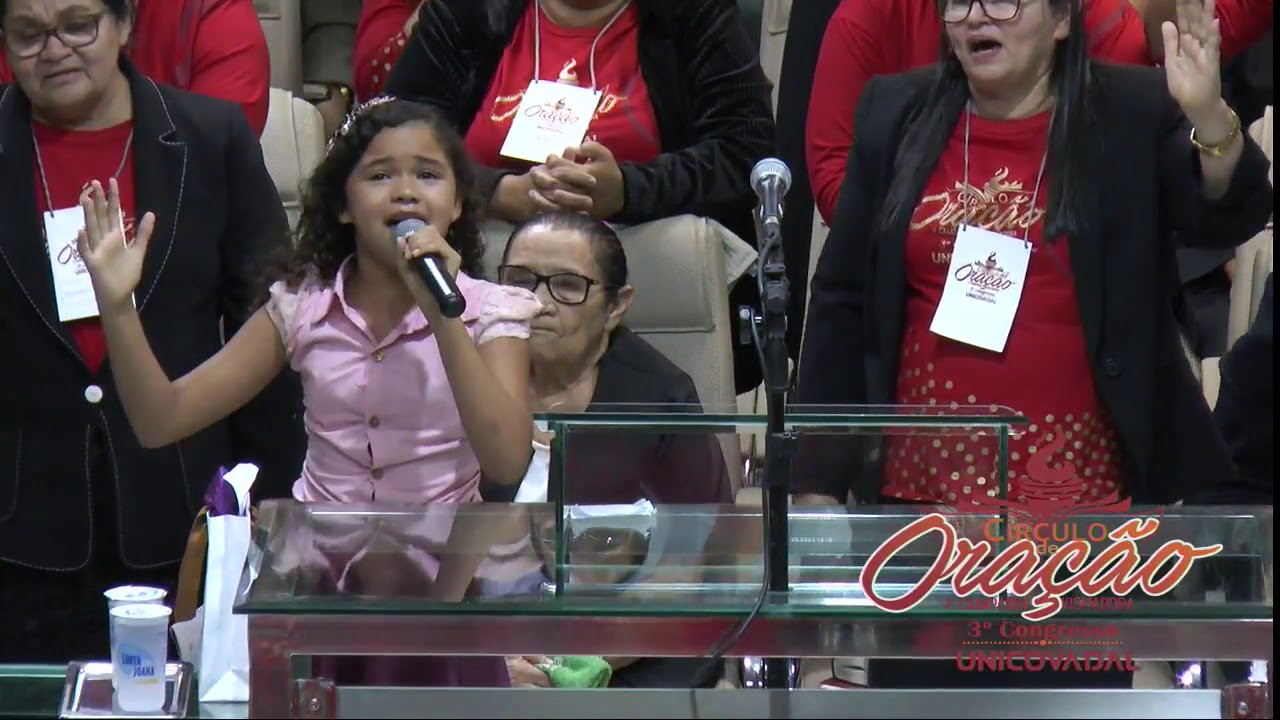MENINA PEDI PRA LOUVAR NO 3°CONGRESSO DE CIRCULO DE ORAÇÃO AD FAROL
