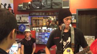 The Garden - I'm A Woman live at FeeLit Store