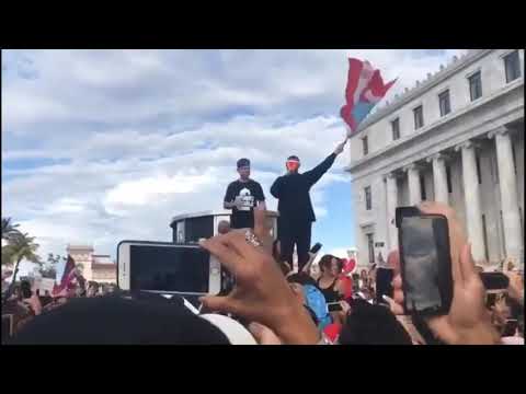 Habla Bad Bunny en la Marcha de Puerto Rico.