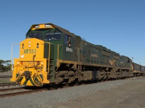 Pacific National Grain Train - Twin "XR class" locomotives - PoathTV Australian Trains