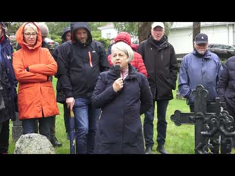 Vandring på Vik kyrkjegard - Ingeborg Hasund