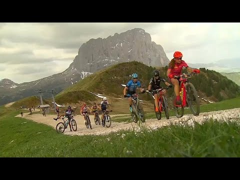 Paez et Fumagalli au sommet de la Sellaronda Hero