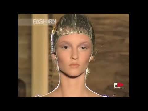 Versace Atelier autumn winter 1998 fashion show