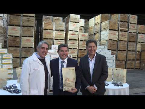 El gobernador Orrego recorrió la empresa elaboradora de pasas de uva Frutandina, en Albardón