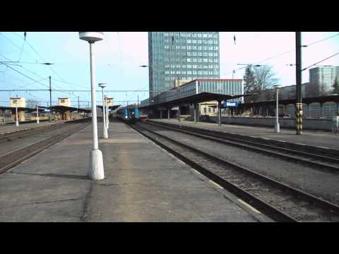 Přistavení a odjezd vlaku Os 6521 (ČD 810.559) - Most, 8. 4. 2013