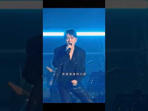 苏有朋还是满满的少年感！#苏有朋#青苹果乐园 #现场版live