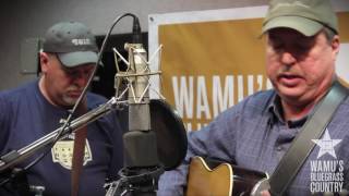 Russell Moore - Mama Tried [Live at WAMU's Bluegrass Country]