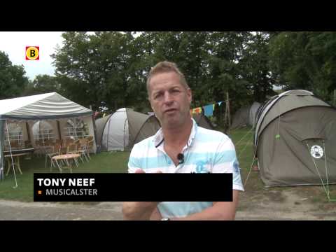 Tony Neef geeft les op het Musical Camp in Loon op Zand
