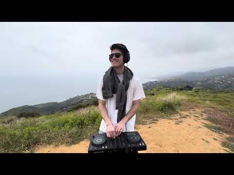 MALIBU hillside house mix