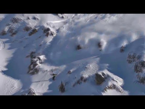 СПУСК С ГОРЫ ВО ВРЕМЯ СХОДА ЛАВИНЫ, САМЫЕ БОЛЬШИЕ СНЕЖНЫЕ ЛАВИНЫ