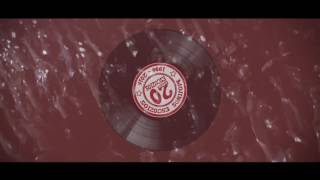 Mojinos Escozios - 20 años (Lyric Oficial)