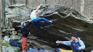 Video thumbnail of Schnittstelle, 7a+. Chironico