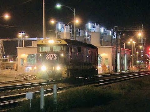 Pacific National 81 Class Diesel Locomotive (3/9/2009) - PoathTV Australian Trains