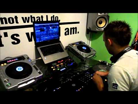 Clowny 10 Min Mash-Up 4 (10 tracks in 10 minutes )