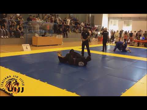 Napoli Jiu JItsu Challenge 2017 - finale viola adulto medio - Pititto vs Santoro