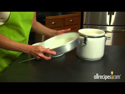 How to Prep a Cake Pan