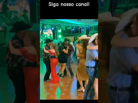 Vamos dança Forro #passossertanejos #Mamonas #roça #vidanaroça #minasgerais #vidareal  #mulherbonita