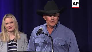 George Strait's longtime drummer killed in car wreck