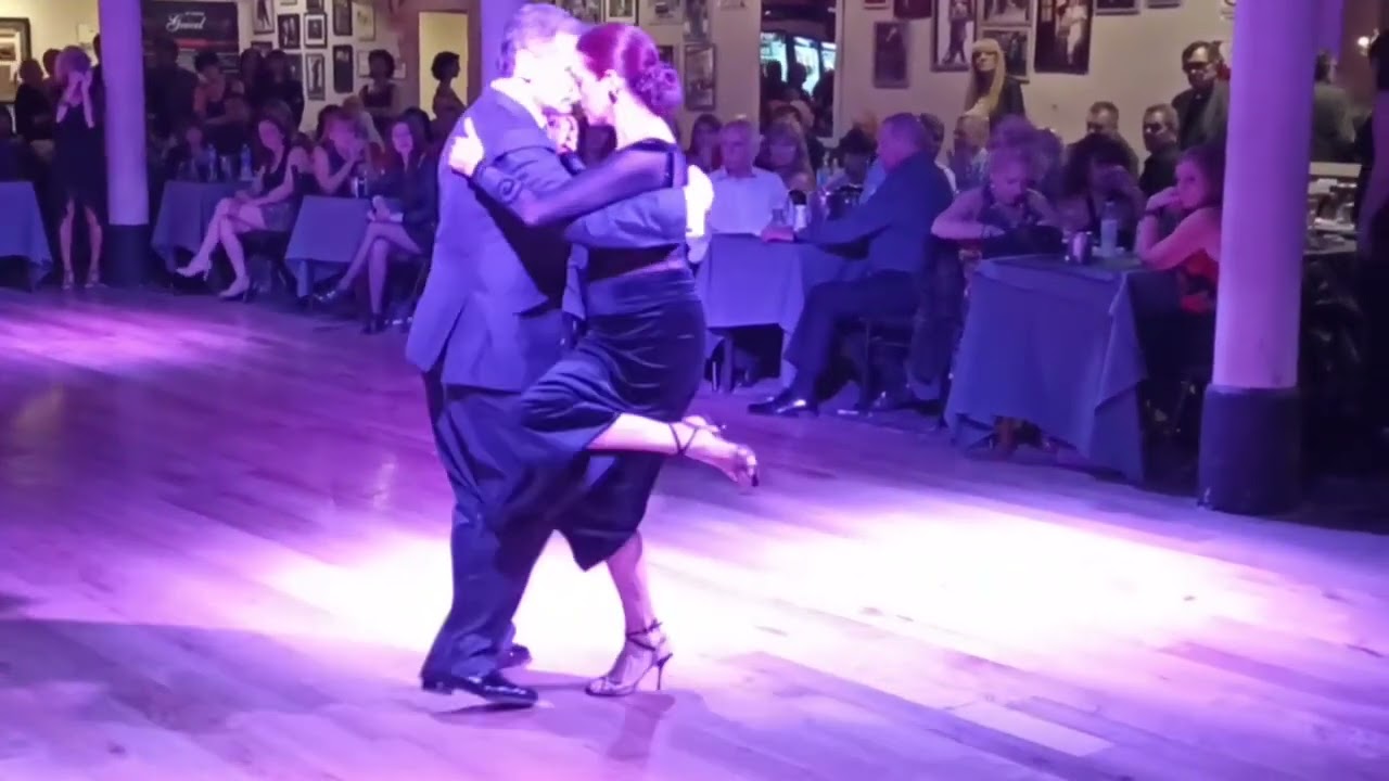Video thumbnail for Juan Amaya y Valentina Garnier. Yira Yira milonga 21 de Octubre 2022