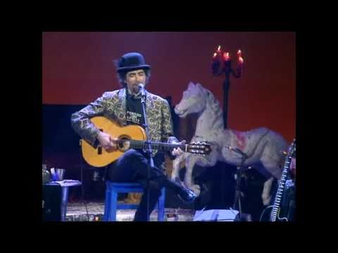 Videoclip de Noche de Boda / ... y Nos Dieron las Diez (En Directo) — Joaquín Sabina