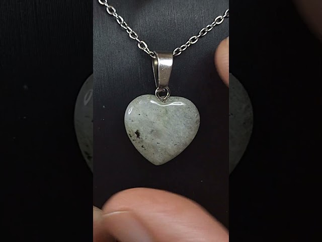 اكسسوار تعليقة حجر الطاؤوس الطبيعي قصة قلب مع سلسا...