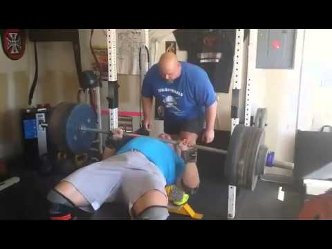 Nick Best - 238kg/525lbs raw bench press
