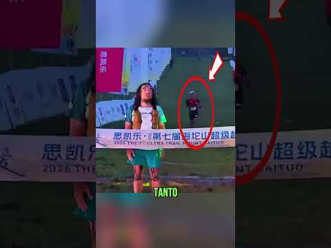 Se detuvo antes de la meta para cantar el himno… ¡y su rival hizo algo inesperado!  #parati #vida