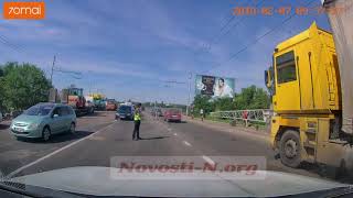 Пробки в Николаеве: при въезде на Ингульский мост появились регулировщики (видео)