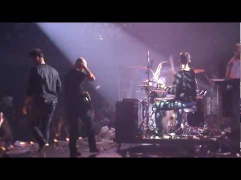 Sakis-Onirama-Tamta Underworld premiere-San na min perase mia mera by MariaKouzinSR.MPG