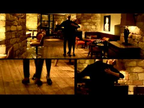 Max Raabe schwingt das Tanzbein