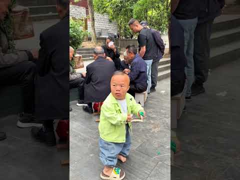Watch it over and over again and laugh again. Lao Liu’s way of playing. Funny video. 🔥 P328