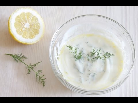 Ricetta: Condimento per insalata a base di yogurt, limone e aneto / salsa per insalata
