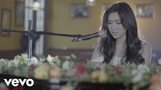 Isyana Sarasvati - Tetap Dalam Jiwa (Video Clip)