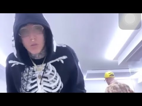 TAXI B SI FA UN NUOVO TATUAGGIO 🔪 🔪 🔪