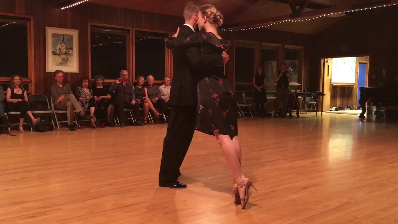 Performance Liz & Yannick Vanhove at the Mendocino Coast May 2019 - 1/3