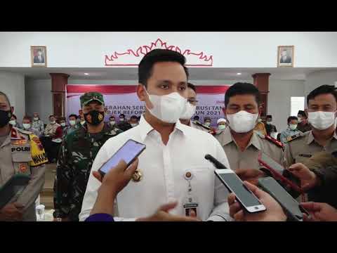 Bupati Kendal dan BPN Salurkan 200 Sertifikat Redistribusi Bagi 95 Warga