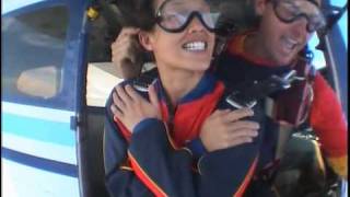preview picture of video 'ali's Tandem skydive at Maitland NSW'