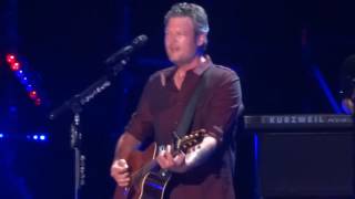 Blake Shelton sings &quot;She&#39;s Got a Way With Words&quot; live at CMA Fest