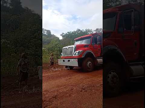 Volqueta International Workstar por la vía a Mapiripan Meta #trucks #automobile #truckesvlogs