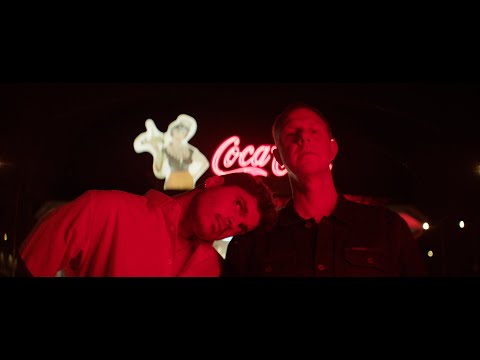 Familjen & Oscar Zia — Säg Mitt Namn (Official Video)