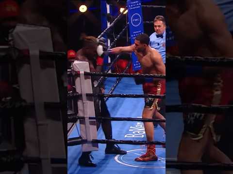 David Benavidez shows off his hand speed with a BLISTERING multi-punch combination