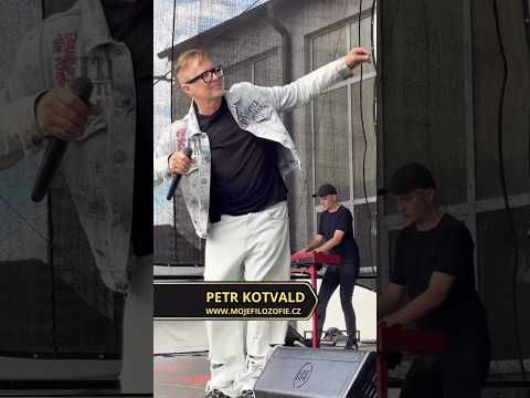 Když se řekne Petr Kotvald, kolik písniček Vám okamžitě začne hrát v hlavě? ????????