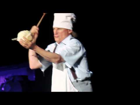 Otto Waalkes kocht Kartoffelpuffer - Bochum 9. April 2011