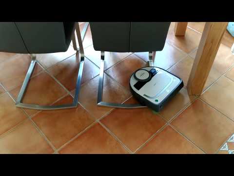How do the climbing aids on the Vorwerk Kobold VR 200 work? Can it climb over edges and chairs?