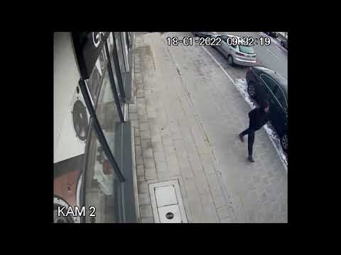 To on oblał kwasem 49-latka? Policja publikuje nowe nagranie WIDEO