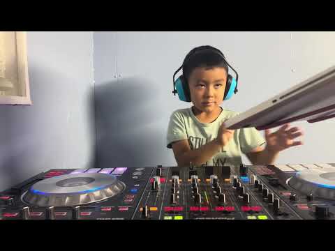 Dj damian practicando